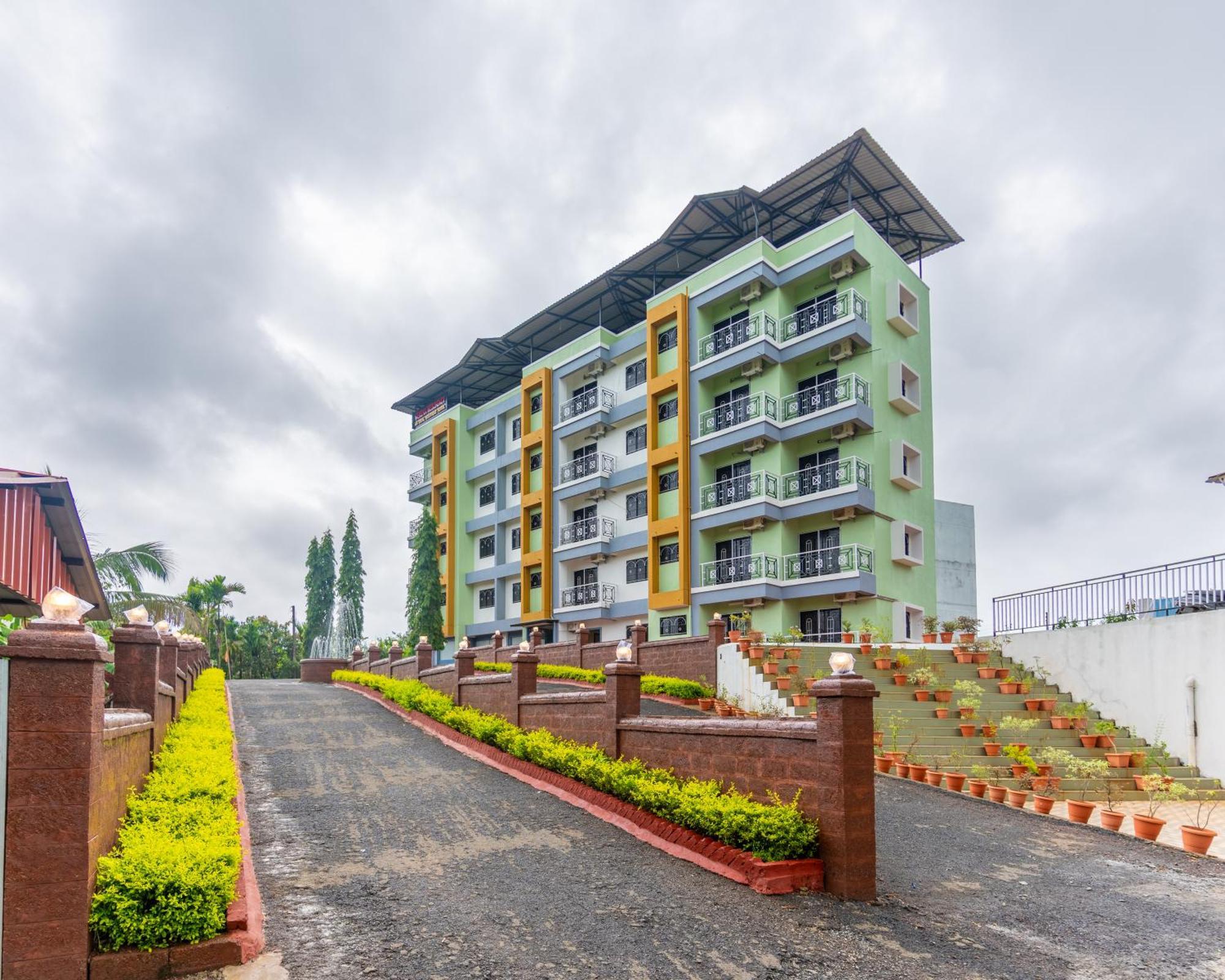 Treebo Green Village Resort - Goa Maneri  Exterior photo